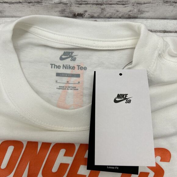 Nike SB X Concepts T-Shirt Men's Medium White Orange Lobster Skater DR0642-100 - Picture 5 of 10